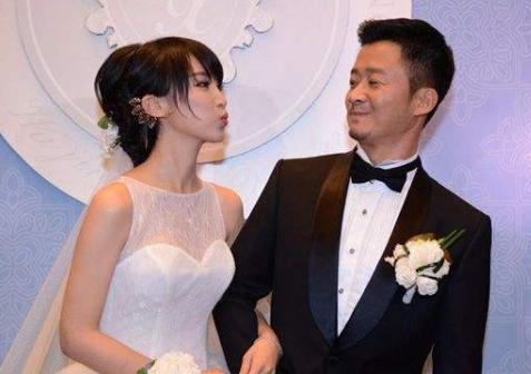 吴京曾因为穷被女友抛弃，如今娶了支持他的谢楠，成了百亿影帝