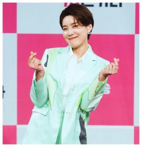 ​反应富人，SENSE满分，张度妍确定担任年末演艺大赏MC