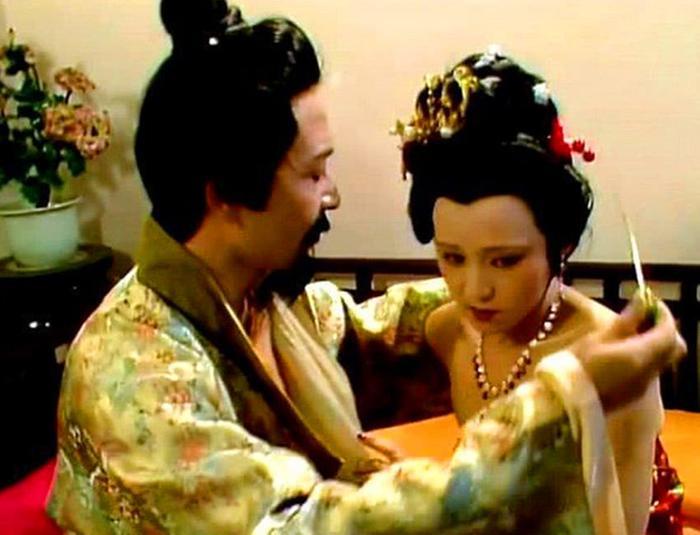 贾宝玉春梦对象秦可卿，生病后每天偷换5次内衣，只为掩盖这个！