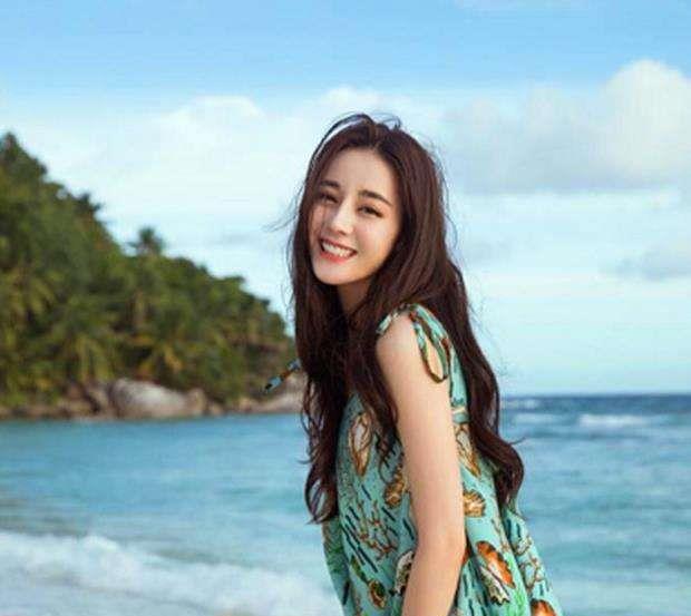 热巴新综艺《慢游全世界》，嘉宾阵容优秀，阳光下的小姐姐太美好