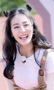 ​热巴新综艺《慢游全世界》，嘉宾阵容优秀，阳光下的小姐姐太美好