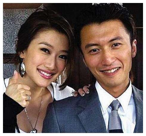 谢霆锋翻版妹妹伍淑怡，“露点裸照”被人兜售，割脉以死控诉