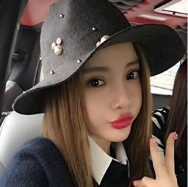 她是著名女演员，也是李小璐亲妈，中俄混血大美人，身价也上亿