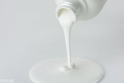 ​身体乳质地有几种 乳液型和乳霜型哪个好