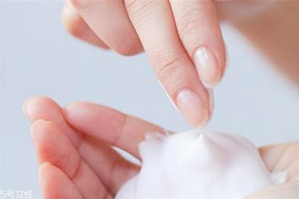 珂润卸妆啫喱要乳化吗 珂润卸妆啫喱成分