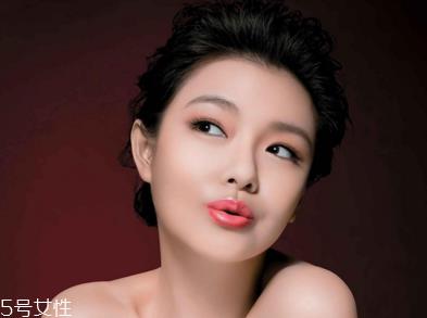 太阳穴长痘痘是什么原因 怎么避免长痘痘 
