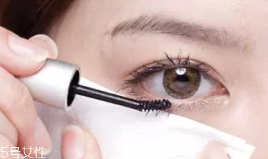 怎么刷睫毛膏才翘才长？8个步骤刷出动人电眼