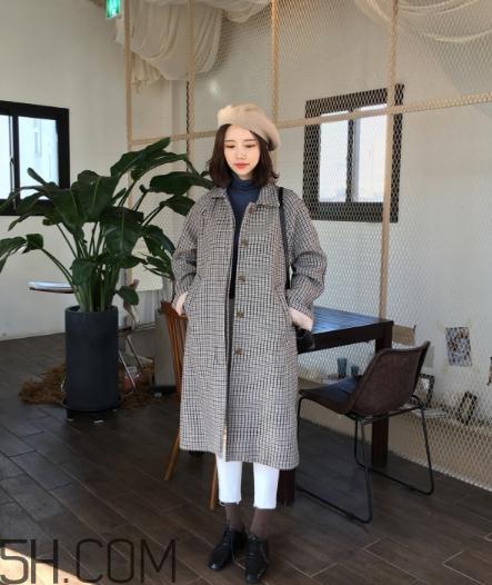 冬天穿白色裤子好看吗？冬天白色裤子搭配图片