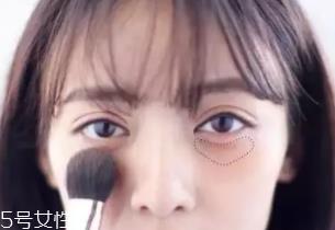 圆脸腮红怎么打显脸瘦？斜扫腮红分分钟变小脸