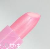 润唇膏要怎么清洁？用前刮掉一层