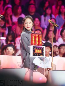 ​黄褐斑为什么冬轻夏重？黄褐斑为什么是对称的？
