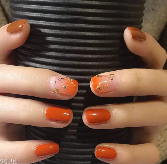 百搭南瓜色美甲图片 这几款让你拥有好气色