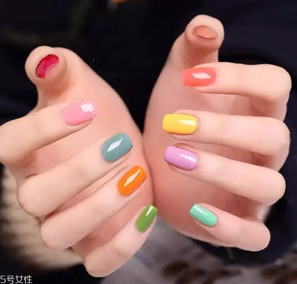 百搭南瓜色美甲图片 这几款让你拥有好气色