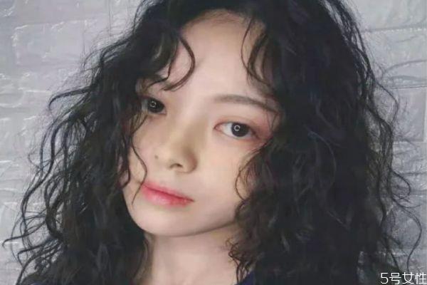 羊毛卷怎么烫教程 羊毛卷要注意什么