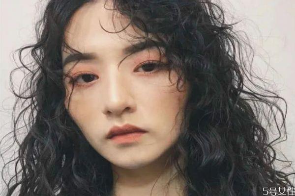 羊毛卷怎么烫教程 羊毛卷要注意什么