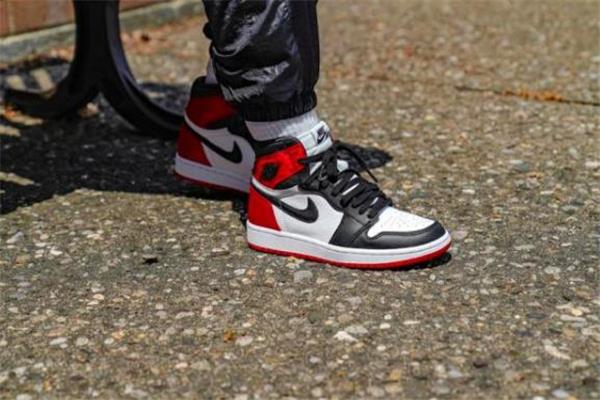 aj1红丝绸真假对比 aj1红丝绸黑脚趾真假鉴定