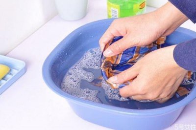​洗衣服的水多少度比较好 洗衣服最适宜的水温