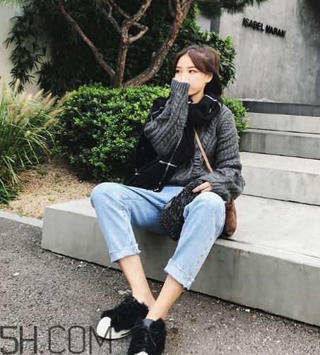 牛仔裤粘上口香糖怎么除掉？牛仔裤上的机油怎么洗掉？