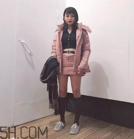 羽绒服怎么穿显瘦？羽绒服怎么搭配不臃肿？