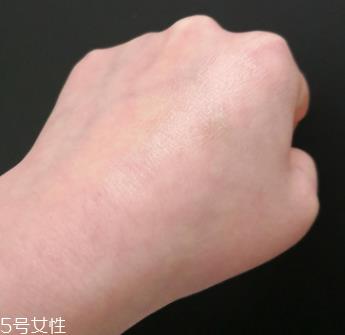 碧唇小蓝罐怎么样？滋润效果超好