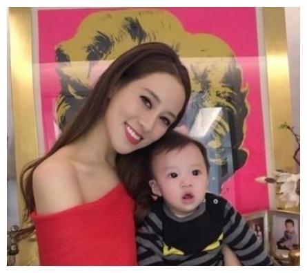千亿媳妇徐子淇：嫁入豪门，生儿子奖励十亿，LV包包堪比博物馆