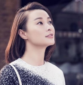​她曾是陈建斌女友，如今仍然单身，47岁风姿犹存