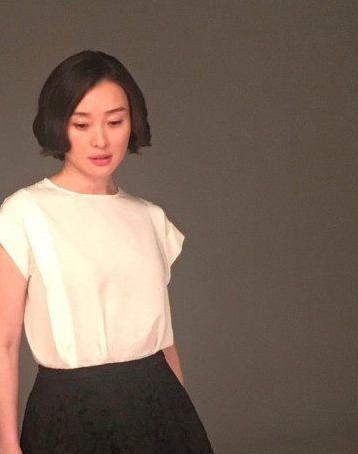 她曾是陈建斌女友，如今仍然单身，47岁风姿犹存