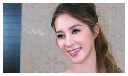 嫁豪门婚礼花费超七亿，八年生四子获上亿奖励，37岁封肚不再生