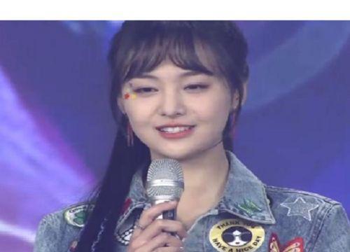 郑爽出道10年首次办生日会，多位明星送祝福，杨洋祝福语抢镜