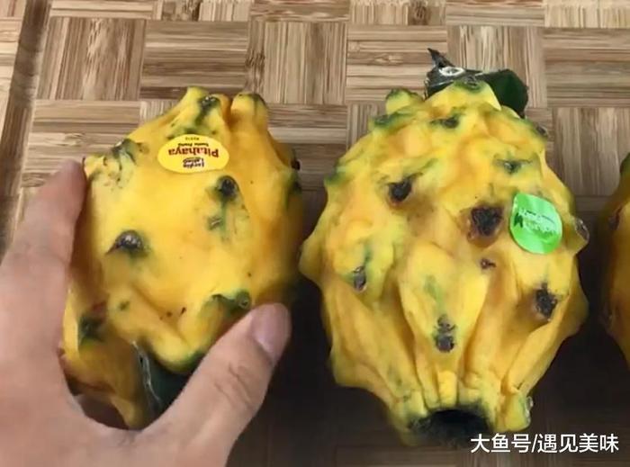 这野果被称“麒麟果”色泽艳黄形似火龙果，市面1斤120元