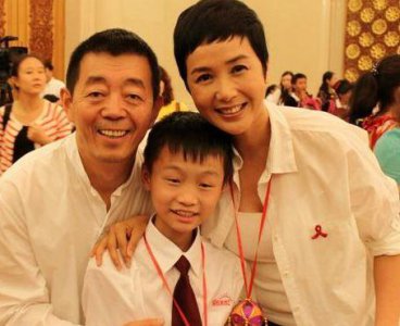 ​蒋雯丽儿子罕见曝光（蒋雯丽的儿子多大了）