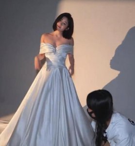 ​黄一鸣拍婚纱照？这是…_ZAKER新闻