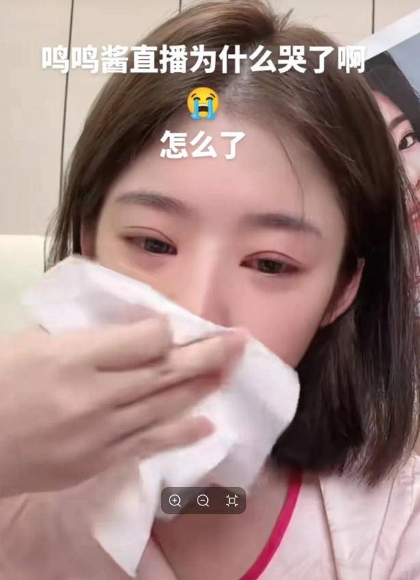 黄一鸣疑已搬进王思聪豪华 称自己养得起女儿