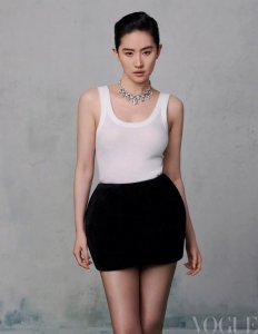 ​刘亦菲谈《玫瑰的故事》拒绝用替身：想让导演拍到是我完成的