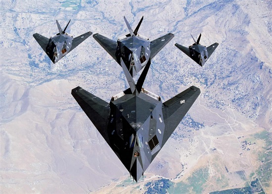 美军黑科技：F-117隐身战斗轰炸机