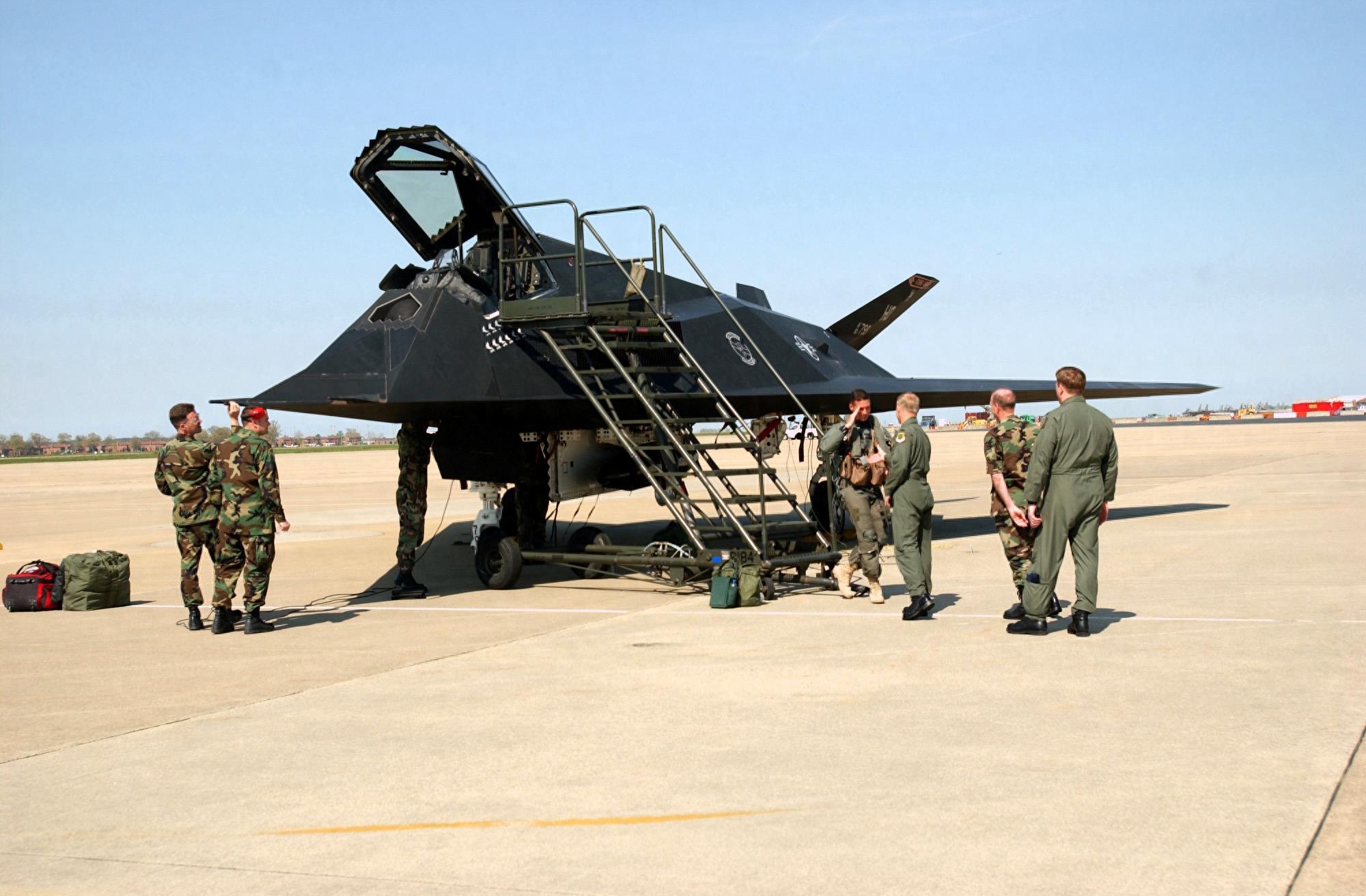 美军黑科技：F-117隐身战斗轰炸机