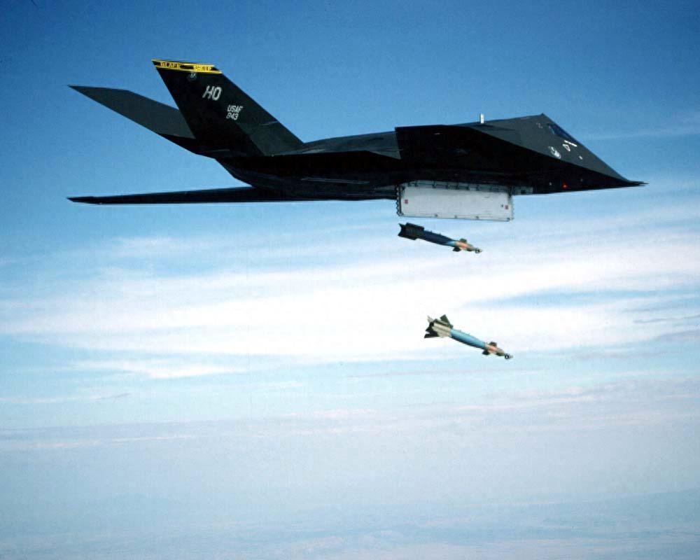 美军黑科技：F-117隐身战斗轰炸机