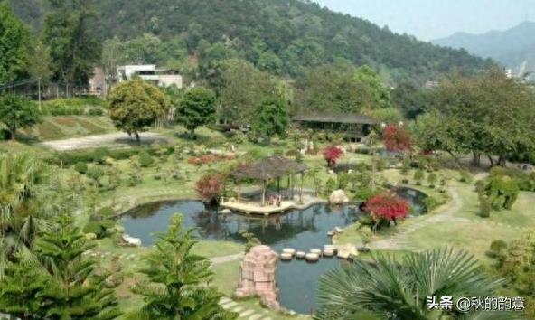南宁花花大世界4A级景区，面积7300余亩，爱琴海湾等景点美不胜收