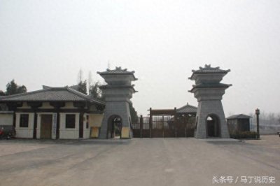 ​实拍虞姬墓地，墓园十分豪华，可空有虞姬思念着躺在荒凉地的霸王