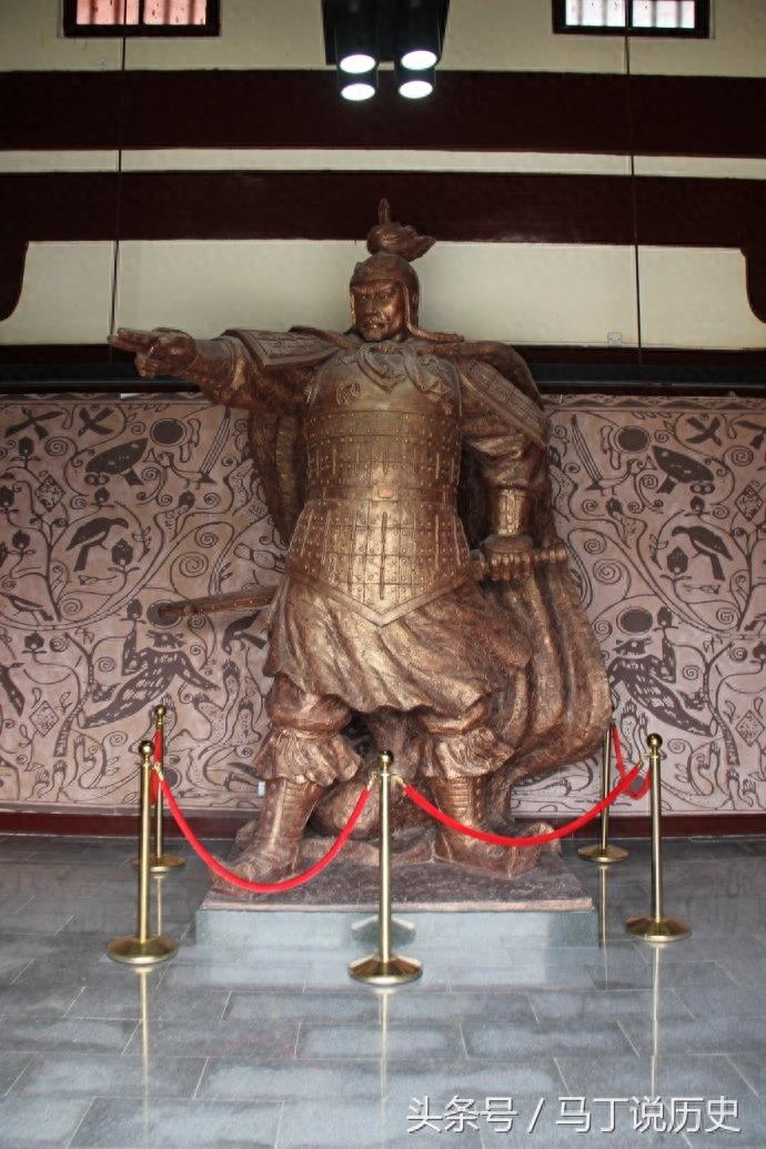 实拍虞姬墓地，墓园十分豪华，可空有虞姬思念着躺在荒凉地的霸王