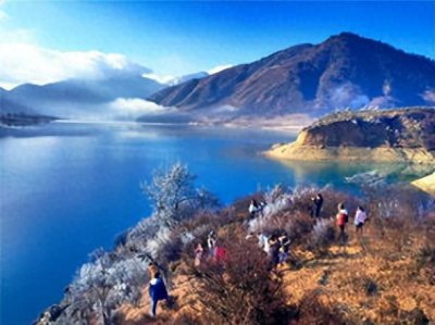 ​冕宁冶勒湖旅游攻略：探秘四川的蓝宝石，畅享自然之美