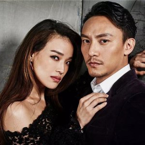 ​43岁舒淇晒别人家的孩子，与张震女儿亲密合照，被调侃想生娃了？