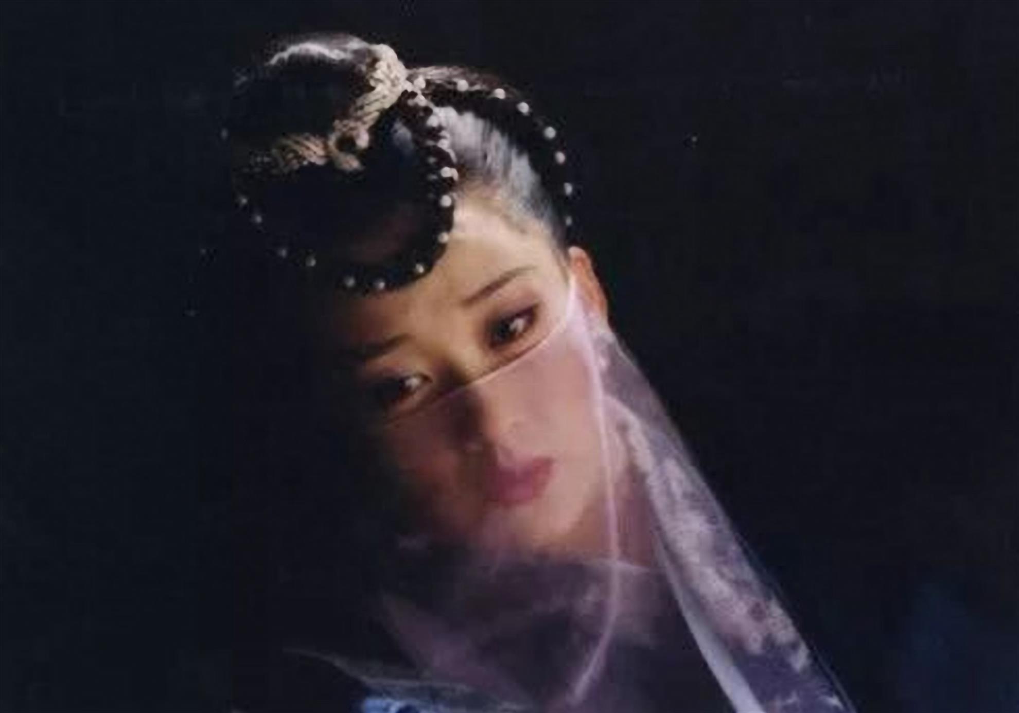 金庸笔下女影星怀旧图集（2）：96版《笑傲江湖》梁佩玲的美照