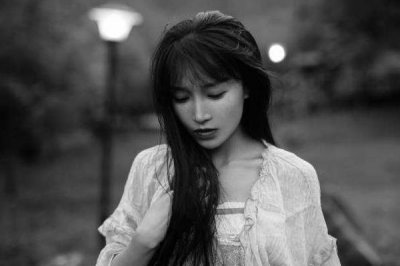 ​李子柒没钱去酒吧做DJ，看到当年旧照，才懂啥是濯清涟而不妖