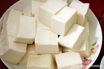 ​豆腐是用什么做的？