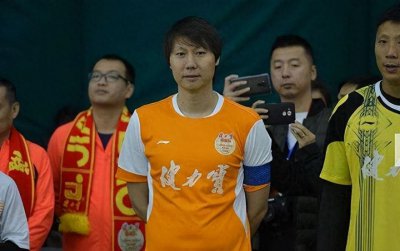 ​从国足中坚力量到锒铛入狱，让我们一起看看李铁的足球生涯!
