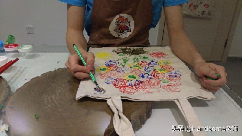 儿童创意美术：蔬菜拓印画-一园青菜成了精