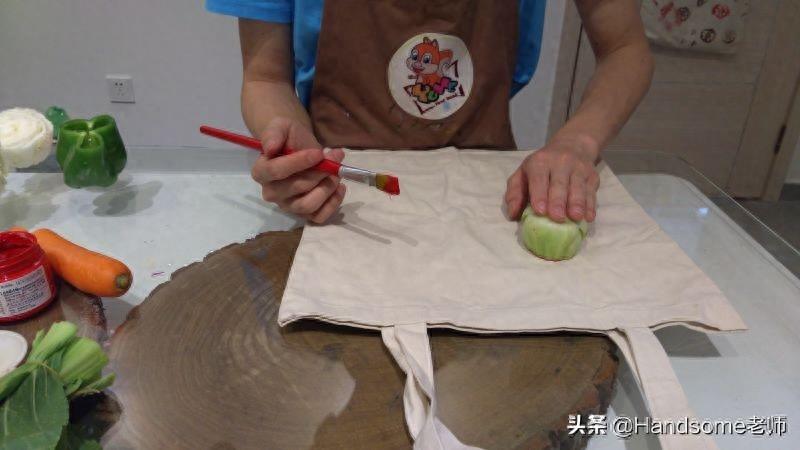 儿童创意美术：蔬菜拓印画-一园青菜成了精