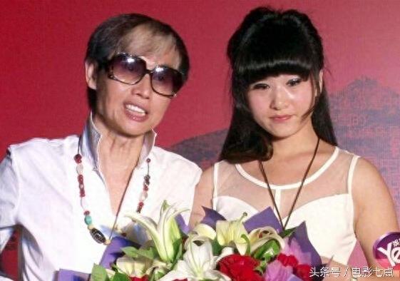 花心大王邓建国的小36岁现任妻子近照，3任娇妻均为90后嫩草