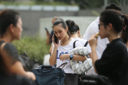 颜值爆表！南艺新生报到啦 俊男靓妹“开满园”